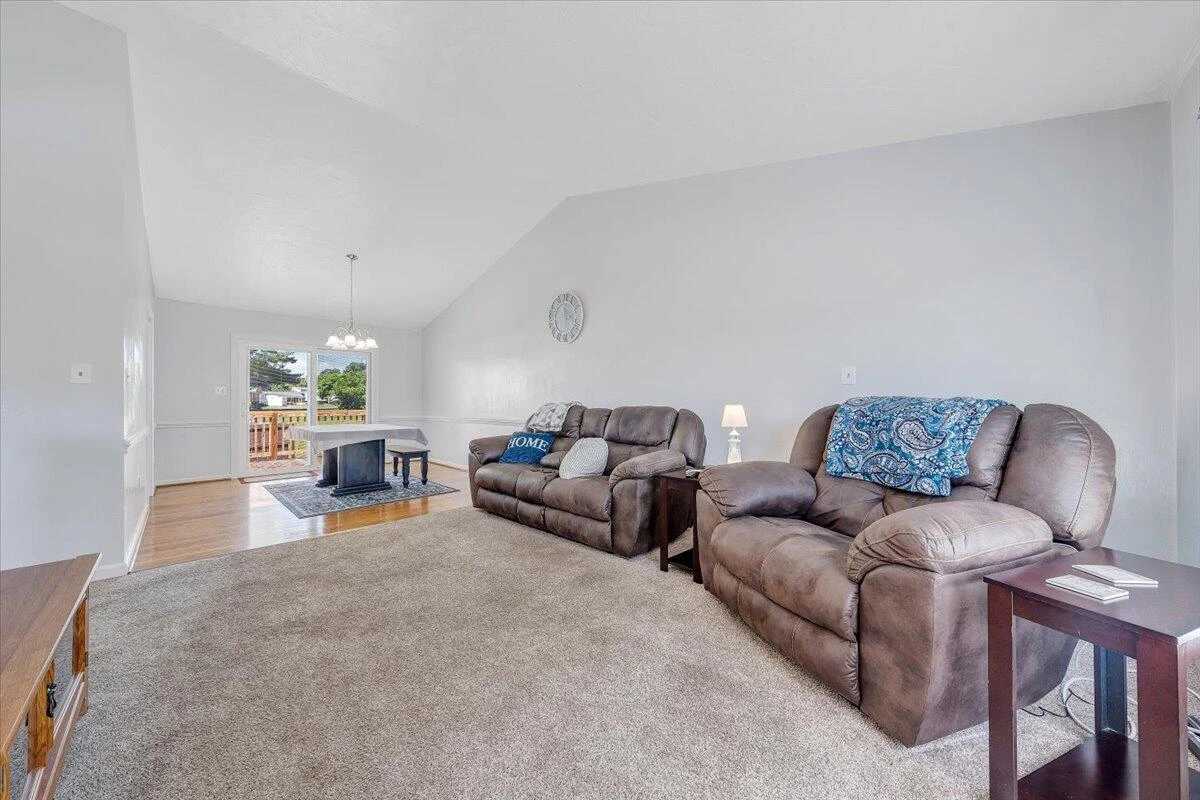 6032 Old Manor CT - Photo 5