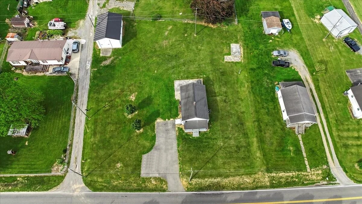 5144 Thornspring RD - Photo 2