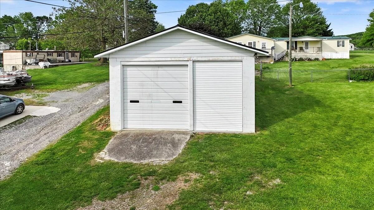 5144 Thornspring RD - Photo 33