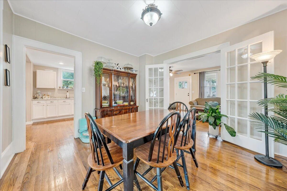 2304 Larchwood ST - Photo 11