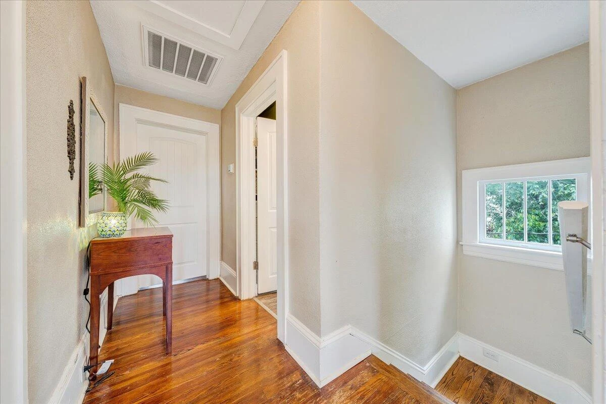 2304 Larchwood ST - Photo 16