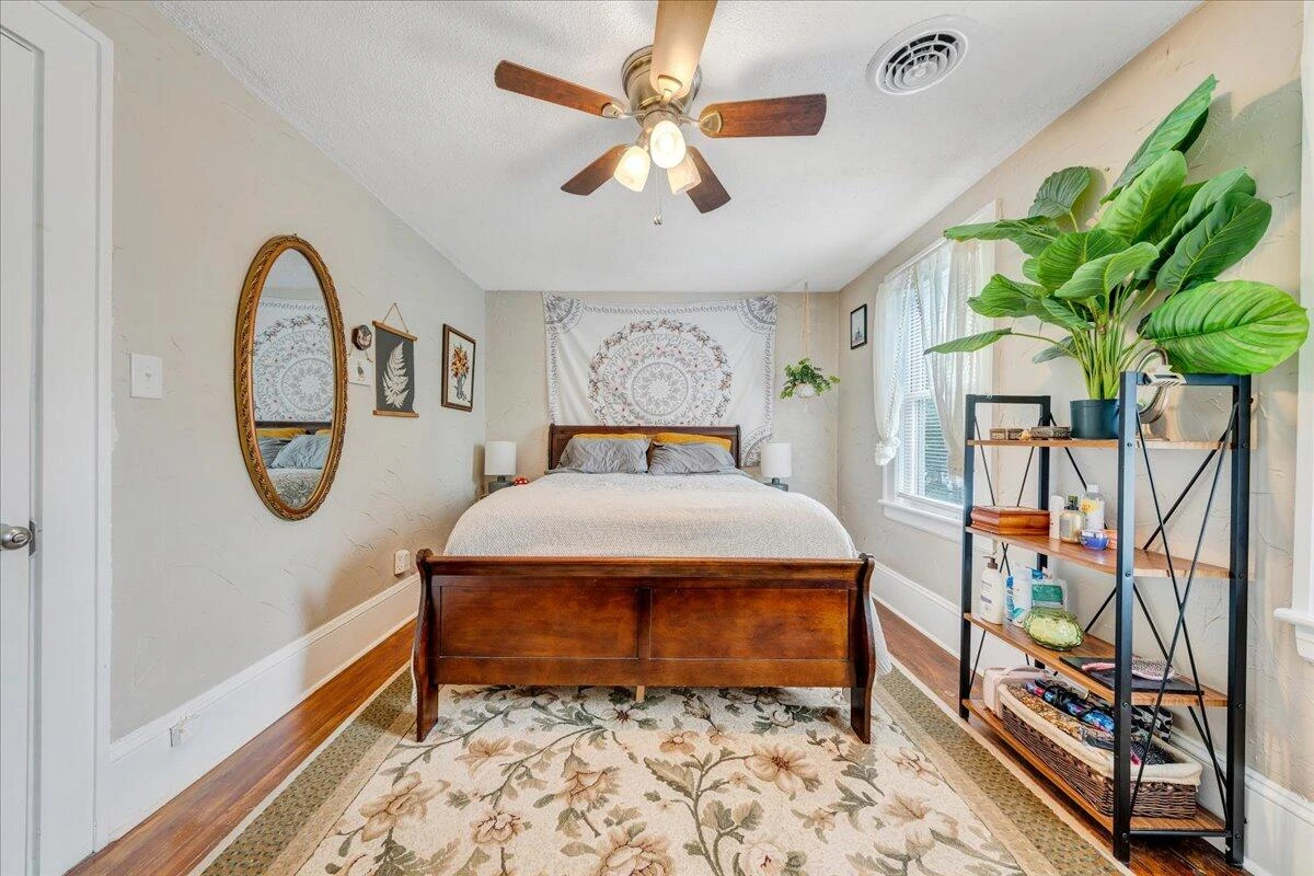 2304 Larchwood ST - Photo 18