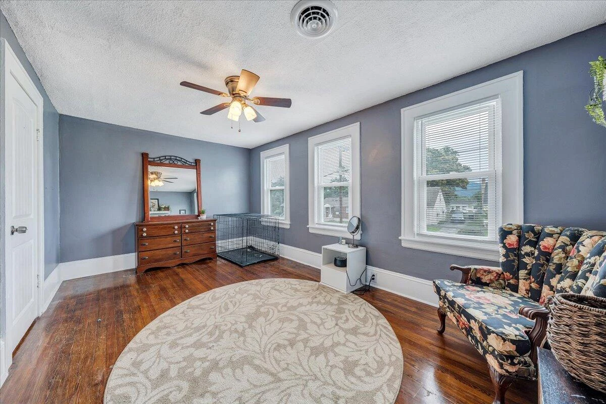 2304 Larchwood ST - Photo 24
