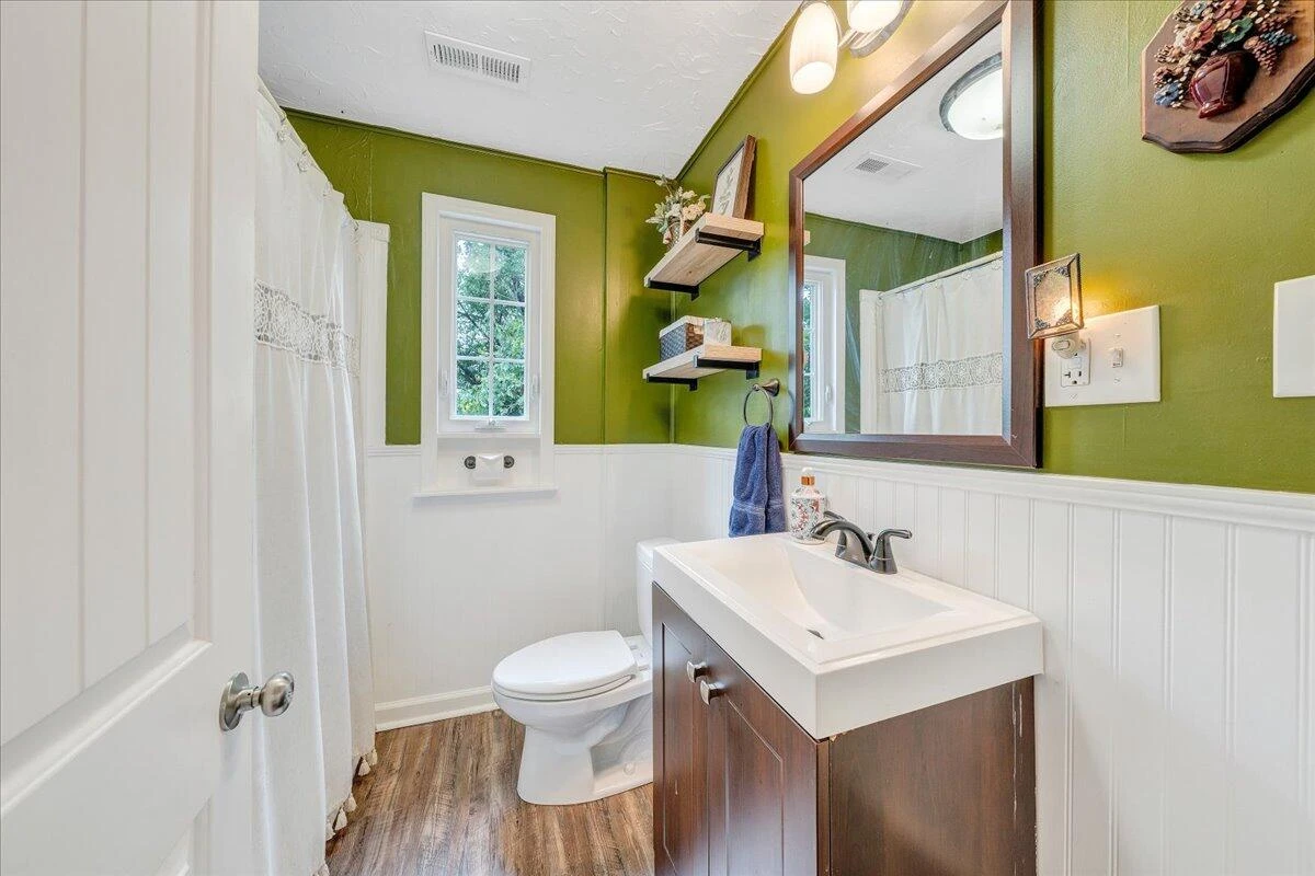 2304 Larchwood ST - Photo 25