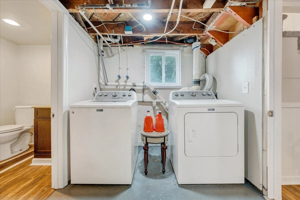 2304 Larchwood ST - Photo 29