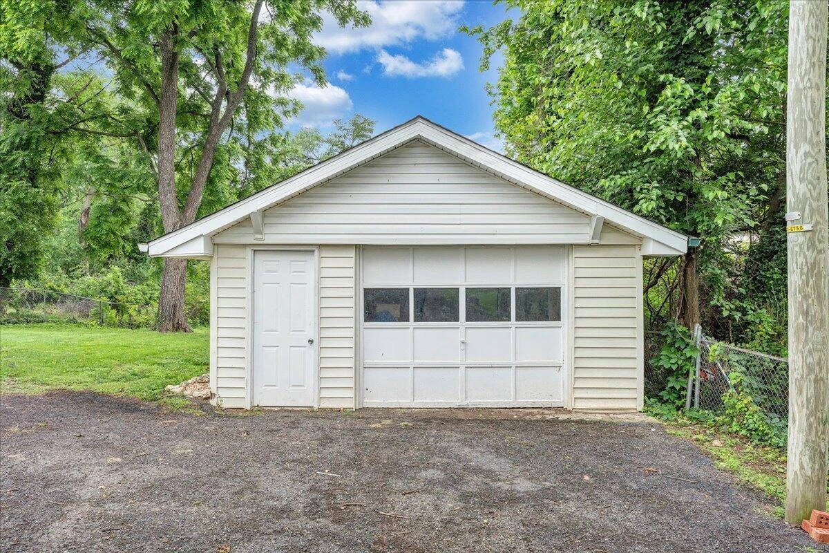 2304 Larchwood ST - Photo 31