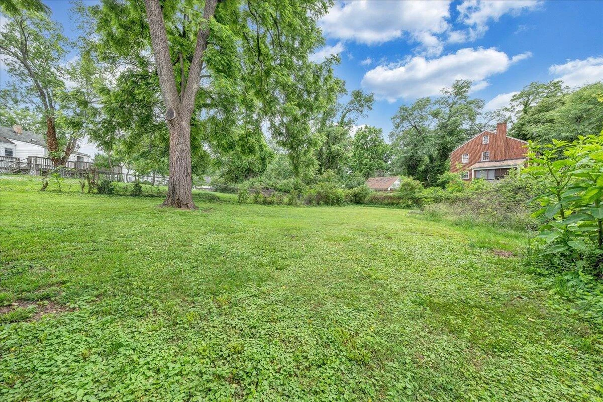 2304 Larchwood ST - Photo 35