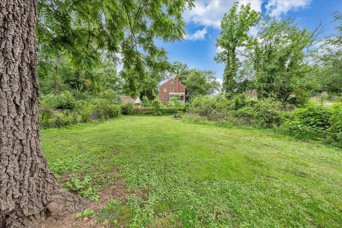 2304 Larchwood ST - Photo 38
