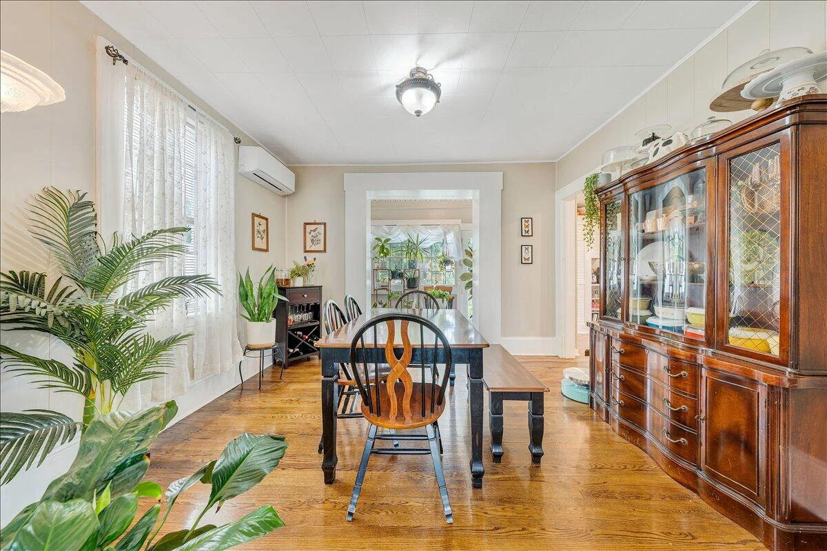 2304 Larchwood ST - Photo 7
