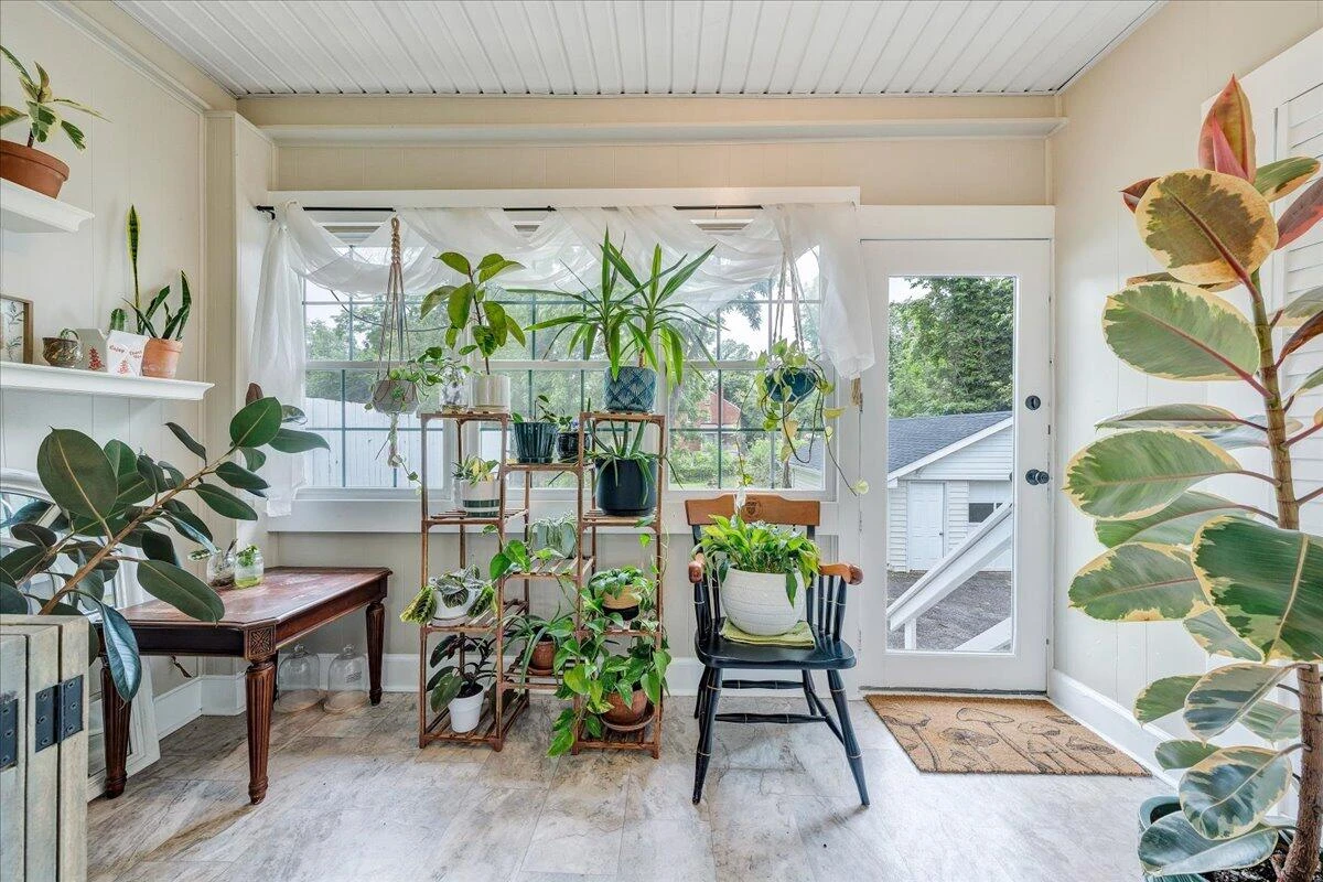 2304 Larchwood ST - Photo 8
