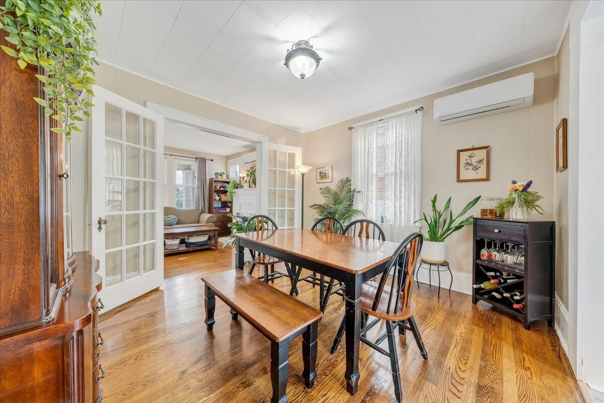 2304 Larchwood ST - Photo 9