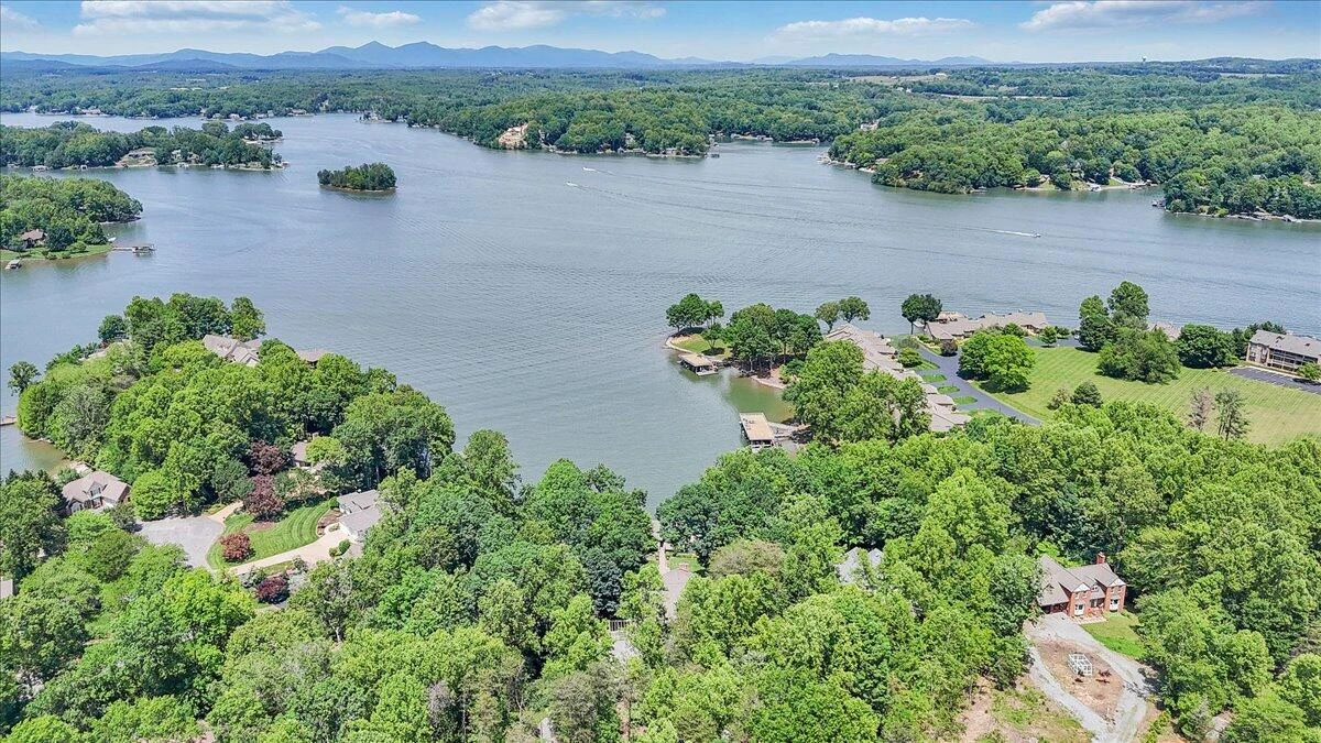 114 Freeboard DR - Photo 121