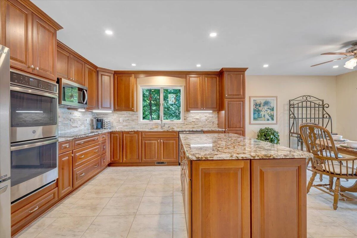 114 Freeboard DR - Photo 40