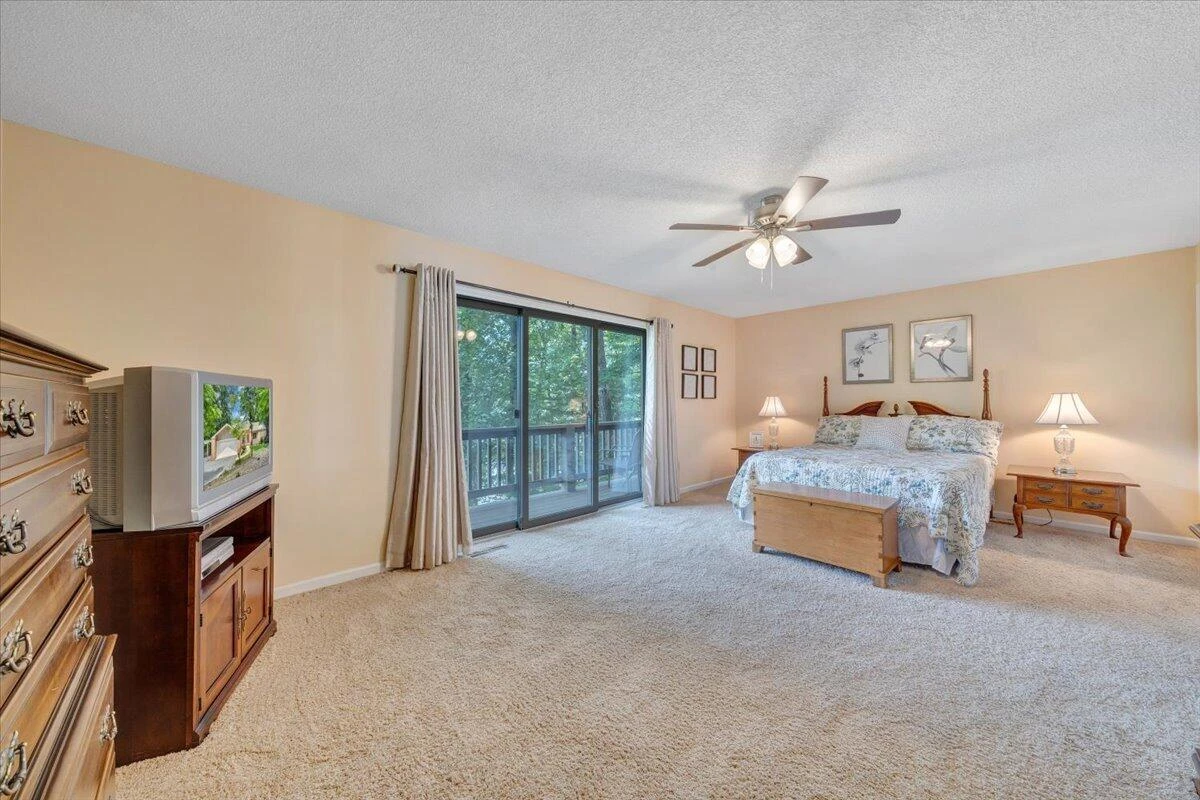 114 Freeboard DR - Photo 49
