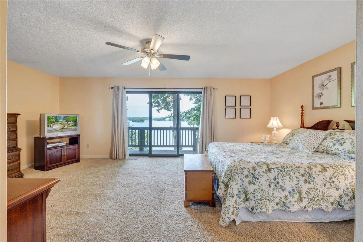 114 Freeboard DR - Photo 51