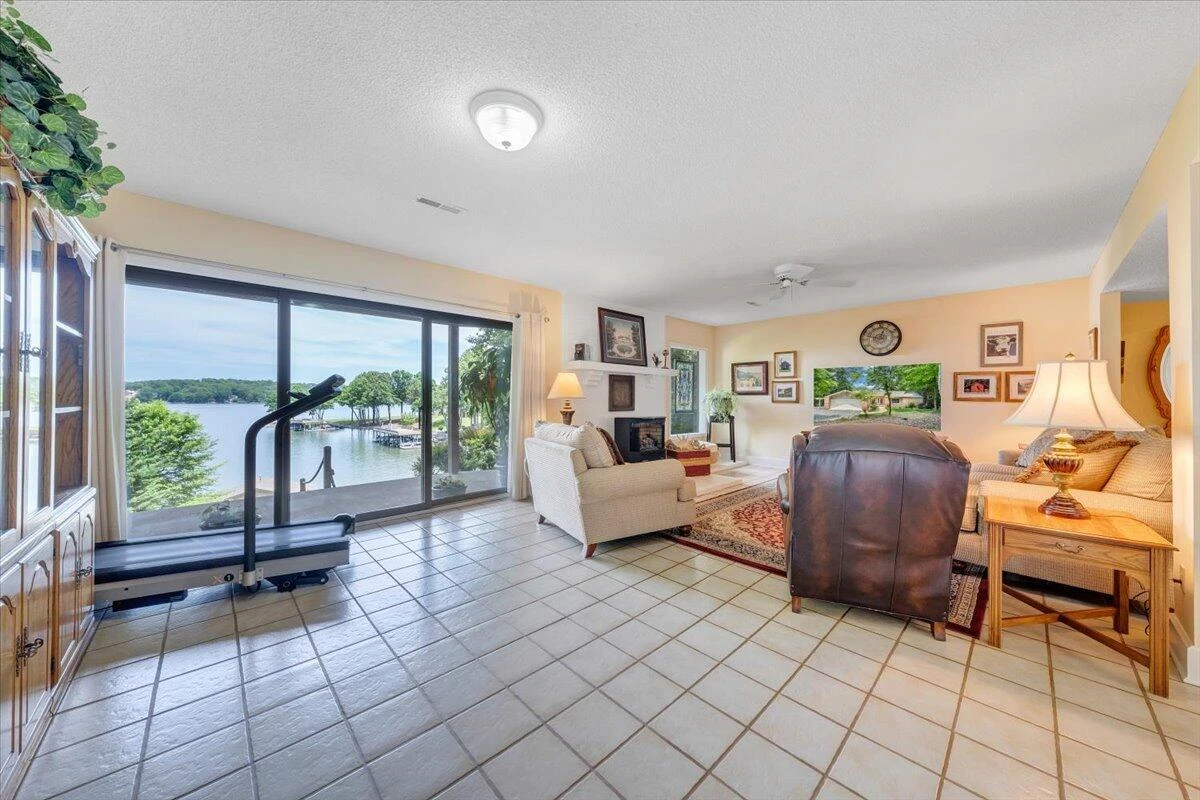 114 Freeboard DR - Photo 57