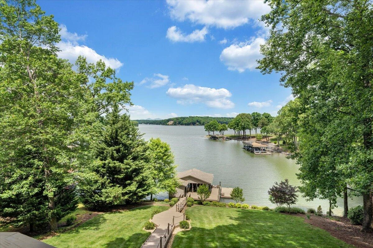 114 Freeboard DR - Photo 10