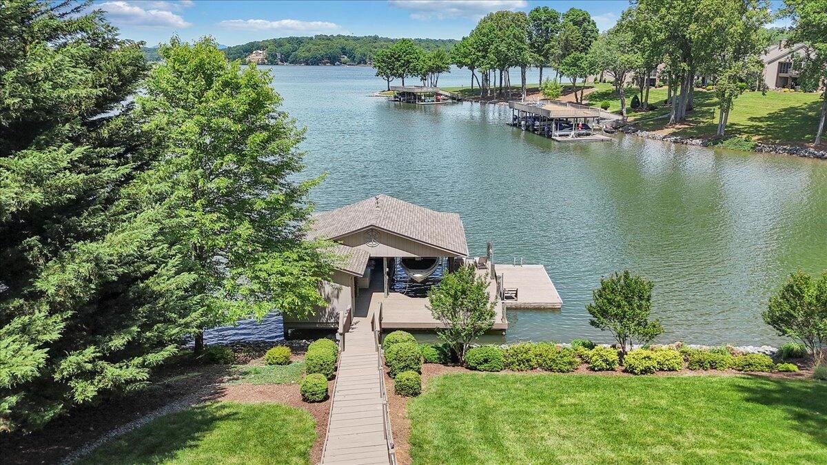 114 Freeboard DR - Photo 11