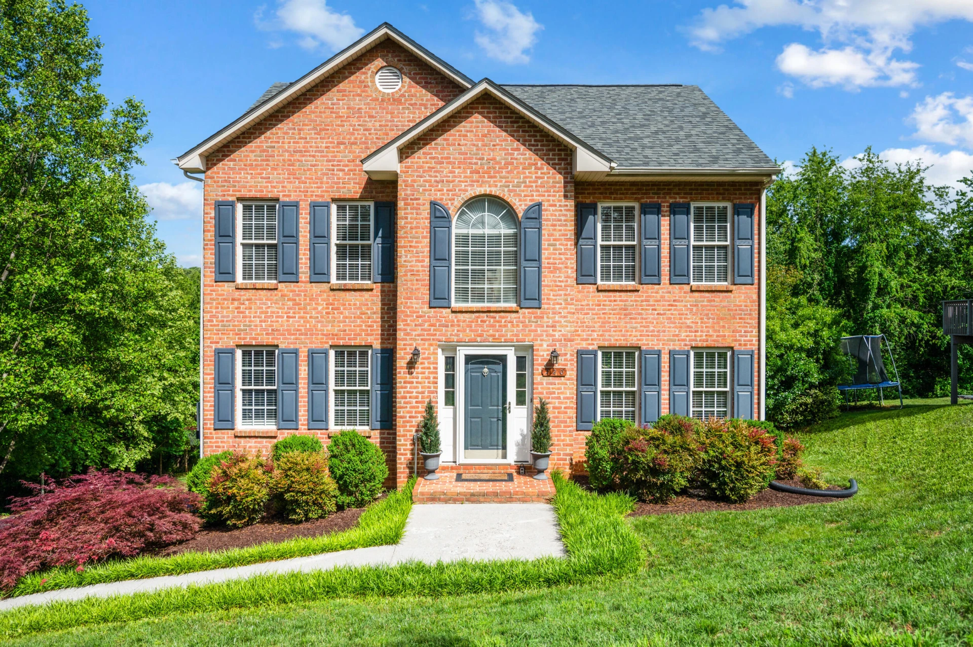 220 Bush DR
