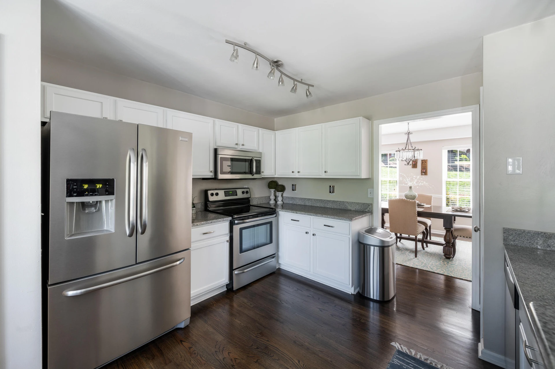 220 Bush DR - Photo 14