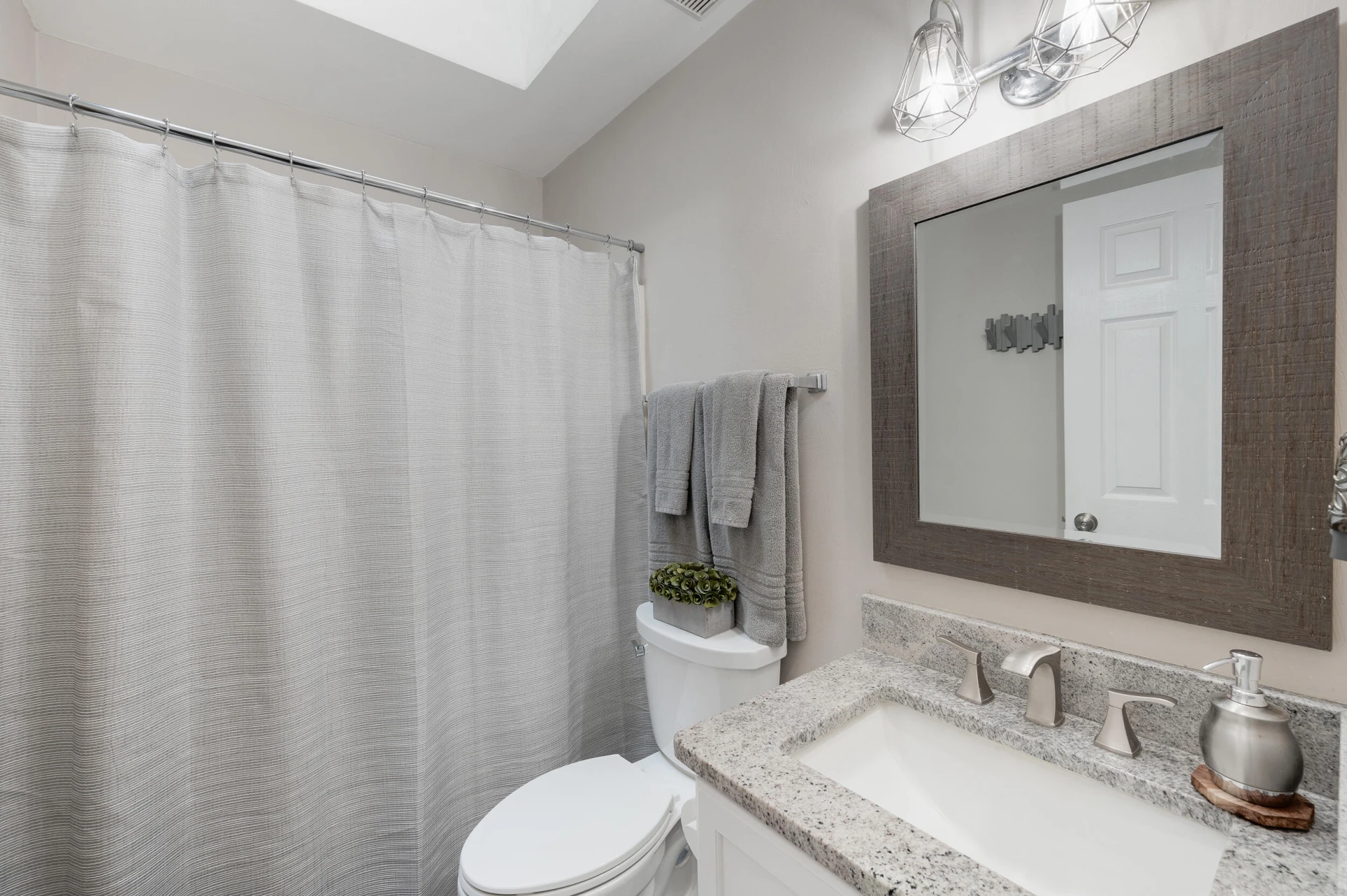 220 Bush DR - Photo 26