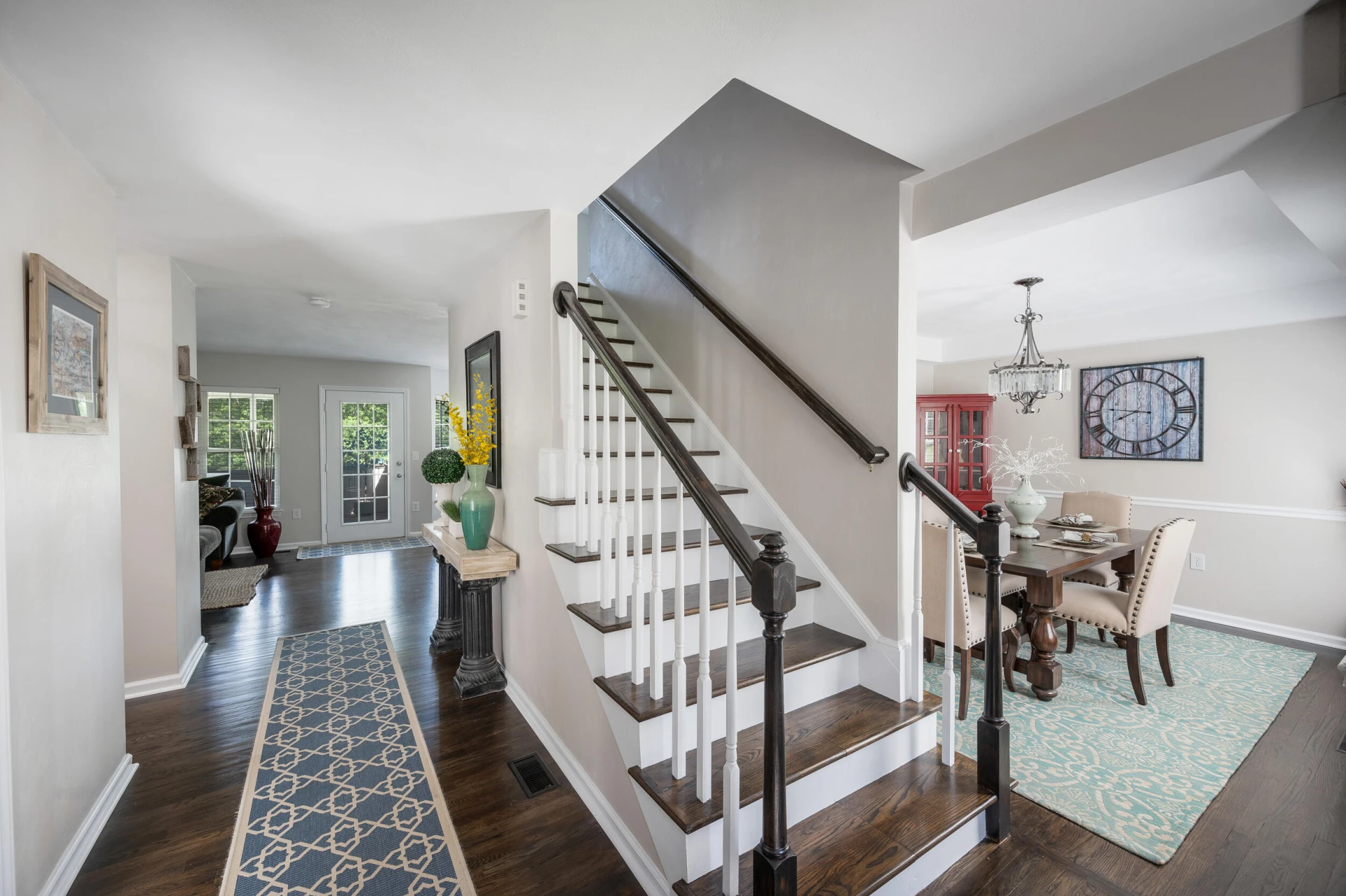 220 Bush DR - Photo 4