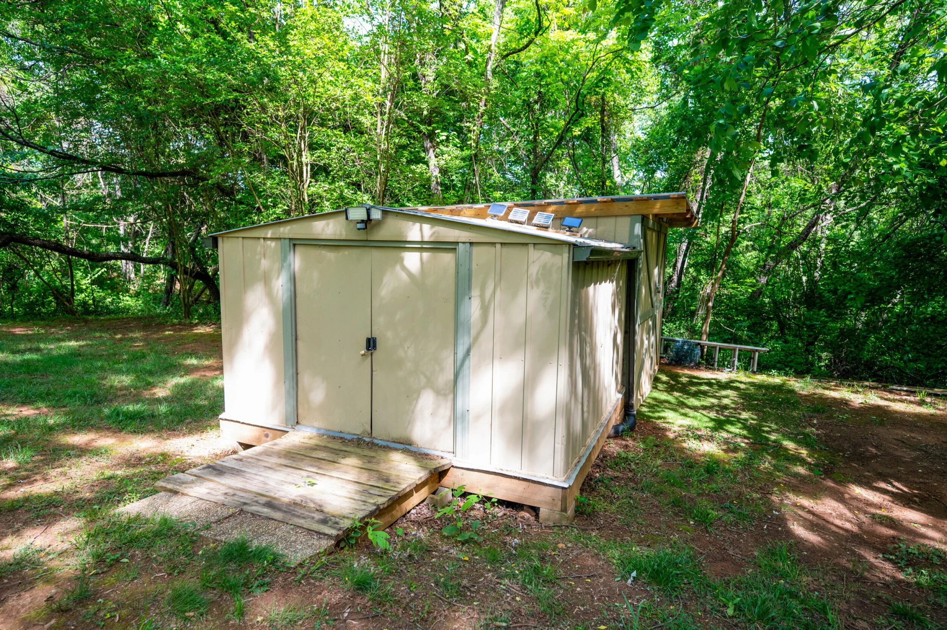 220 Bush DR - Photo 52