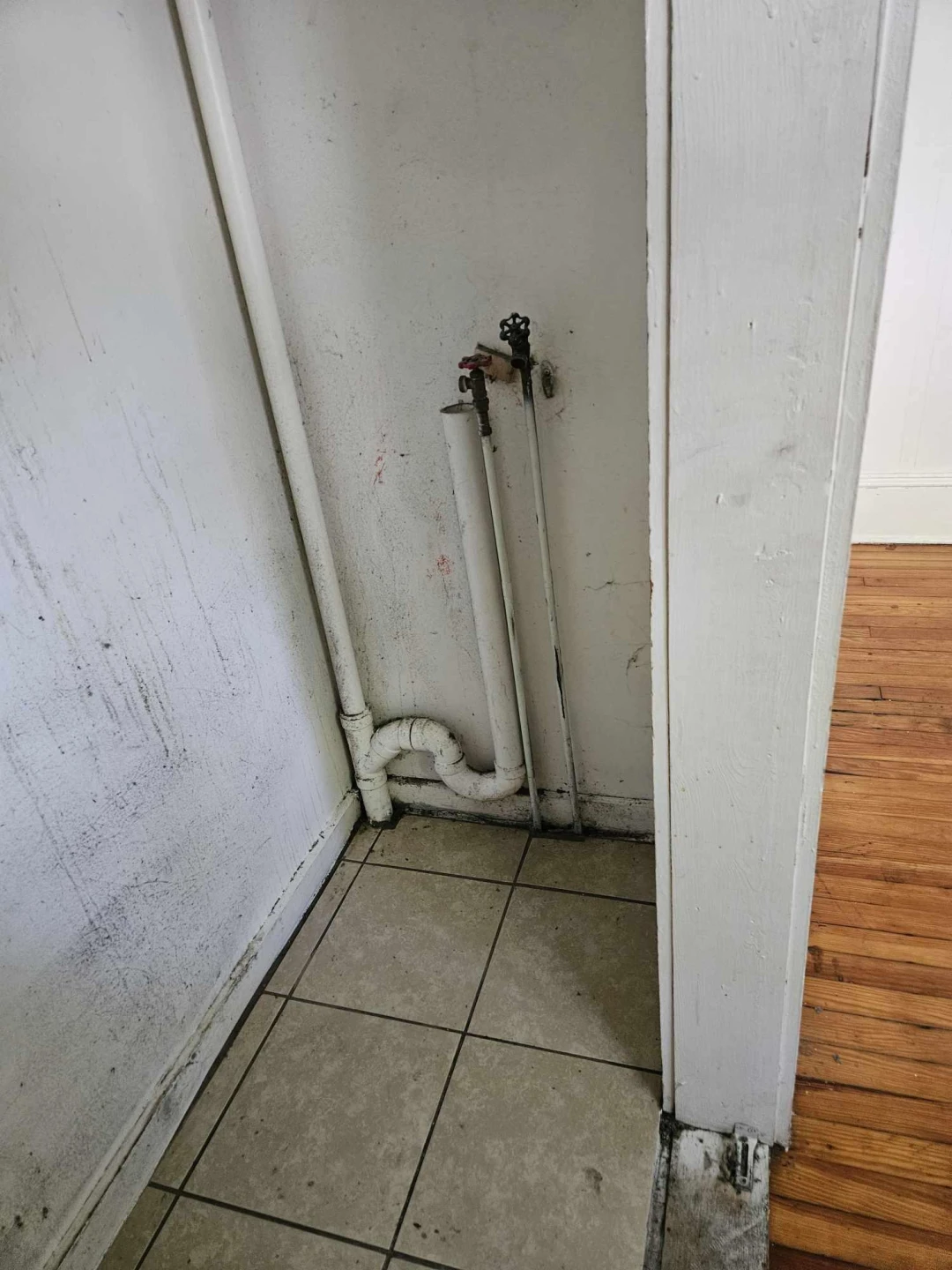 1629 Moorman AVE - Photo 11