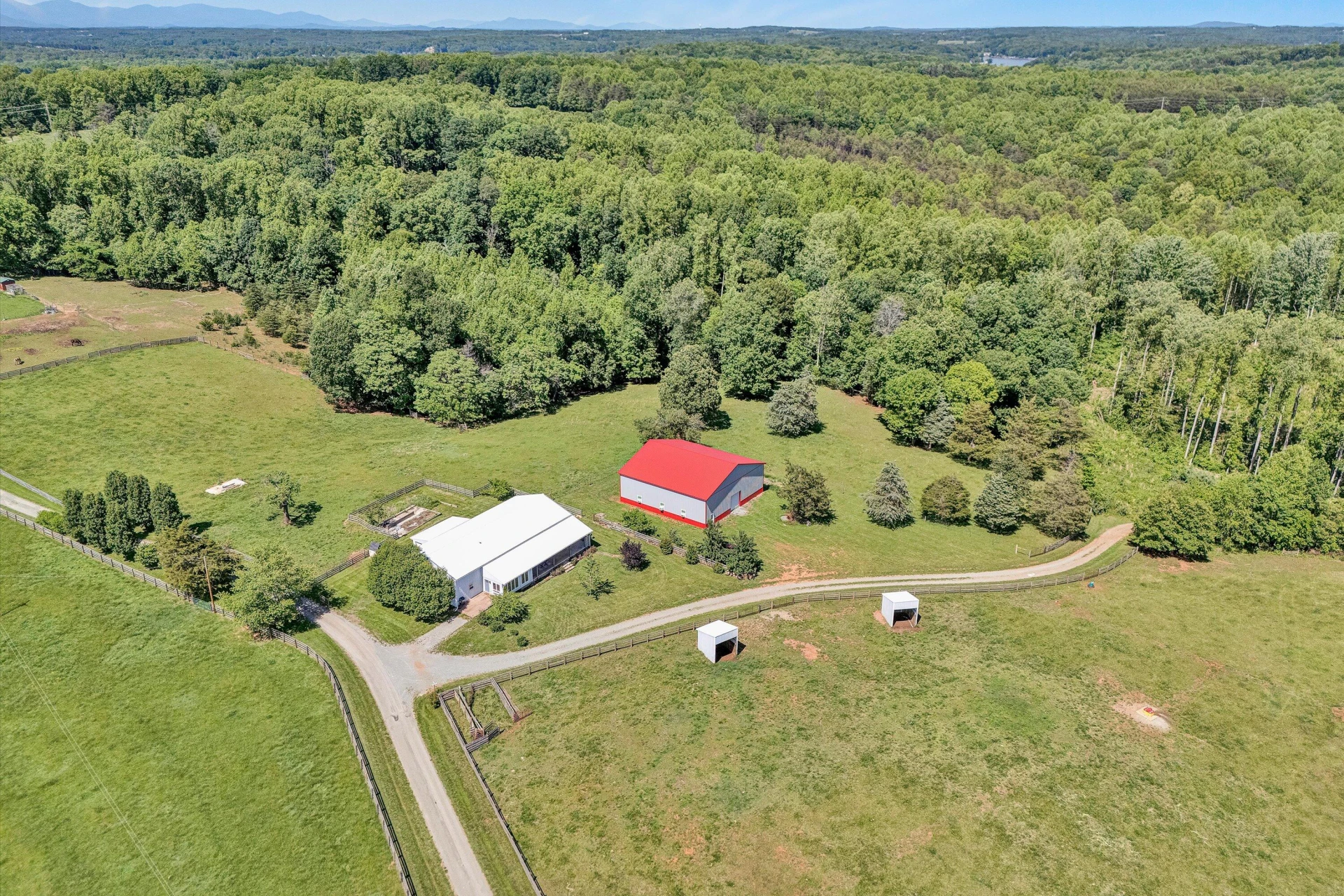 135 Holyfield LN - Photo 3