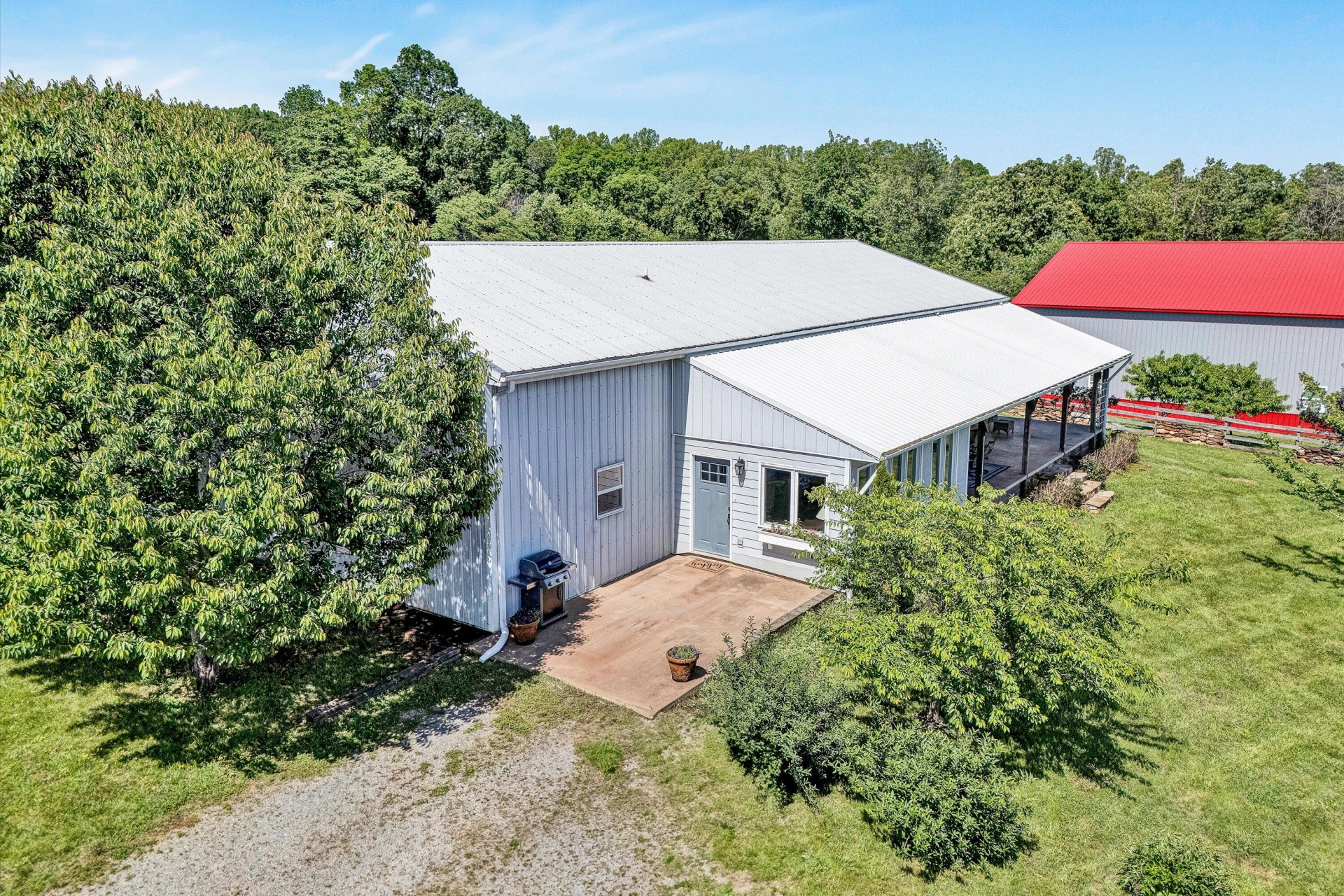 135 Holyfield LN - Photo 4