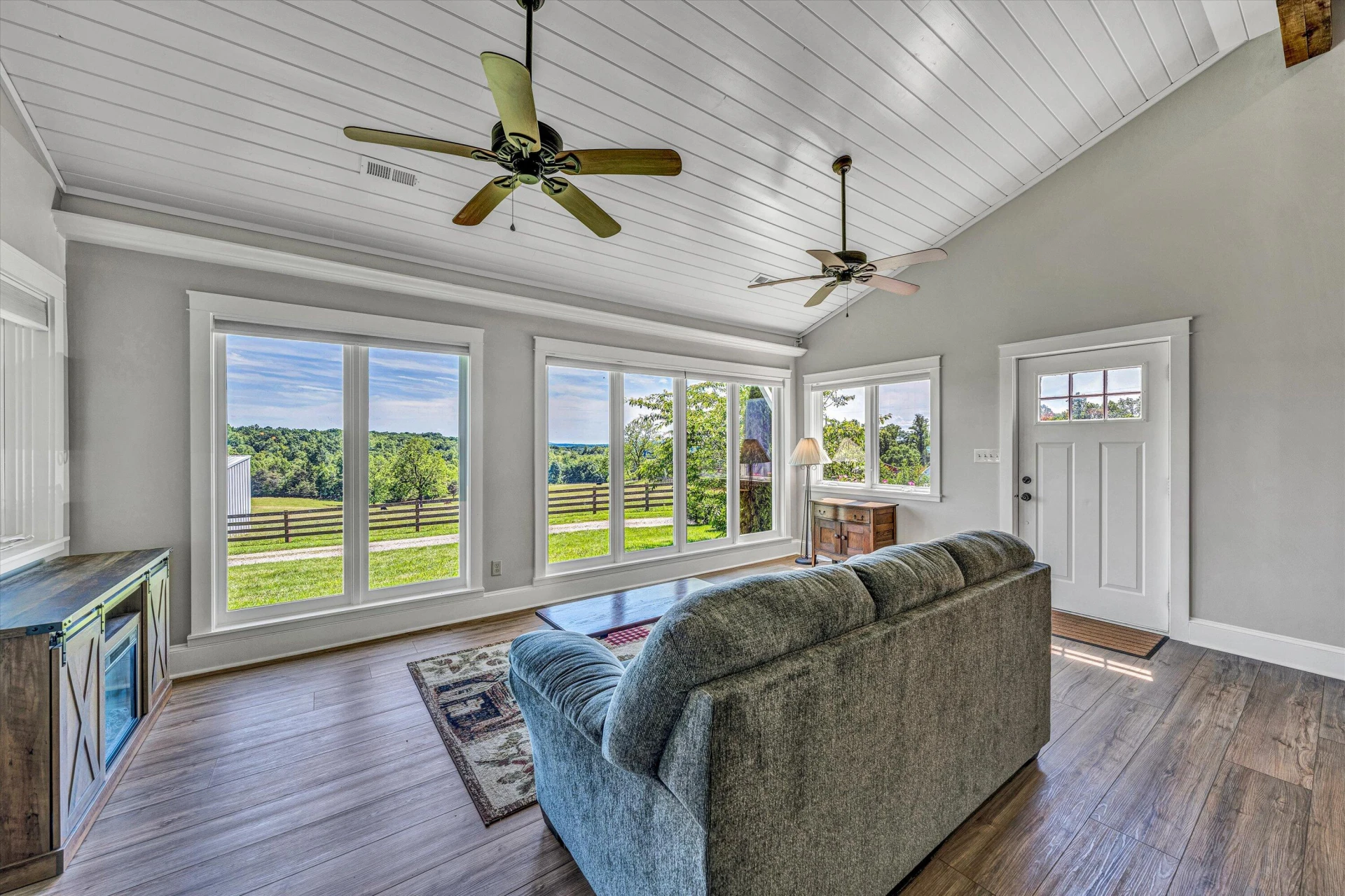 135 Holyfield LN - Photo 8
