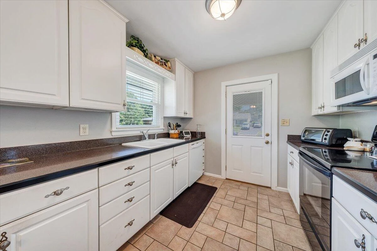 3301 Whittle ST - Photo 13