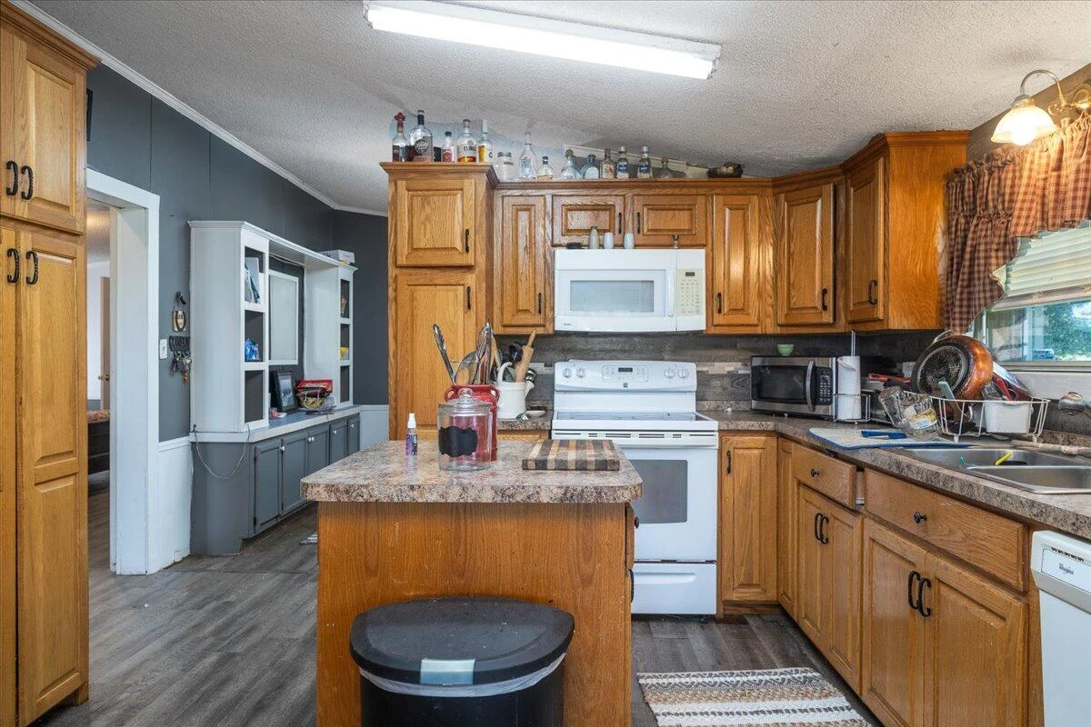 560 Tomahawk Mill RD - Photo 15