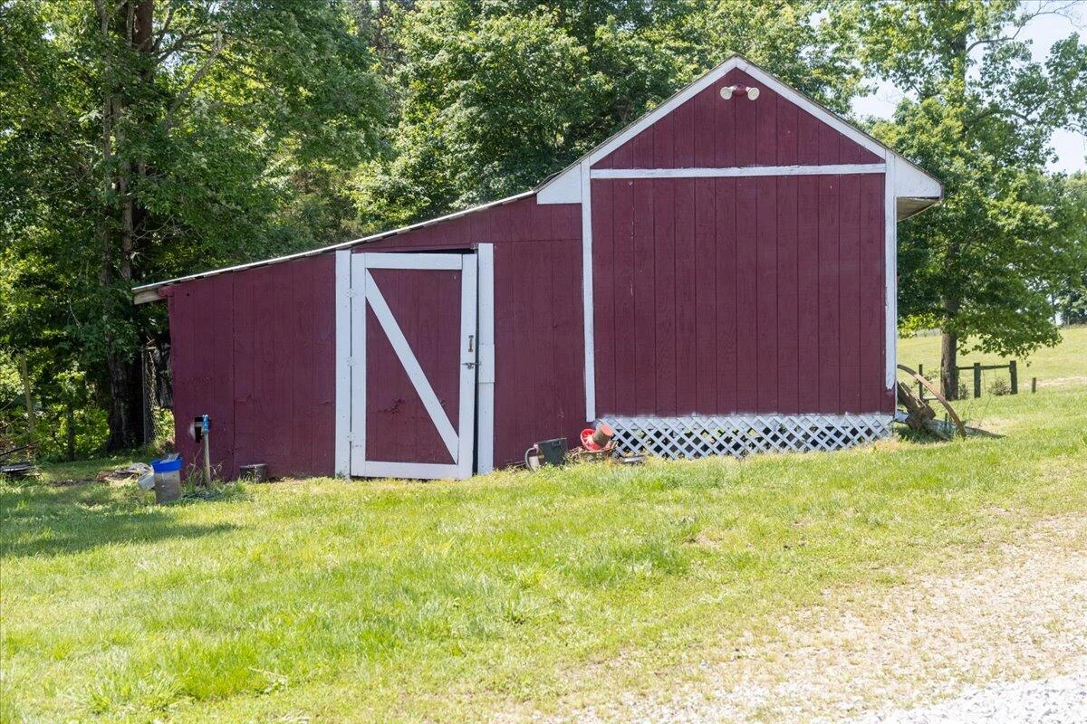 560 Tomahawk Mill RD - Photo 35