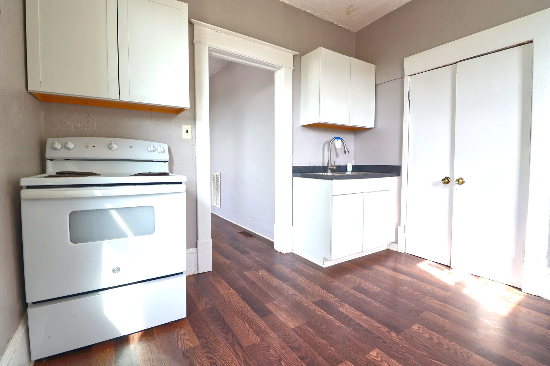 1412 9th ST - Photo 11