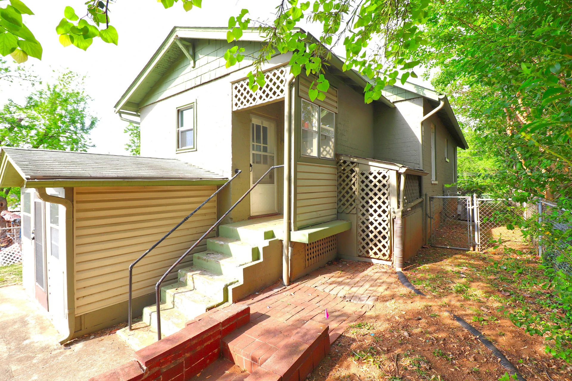 1412 9th ST - Photo 4