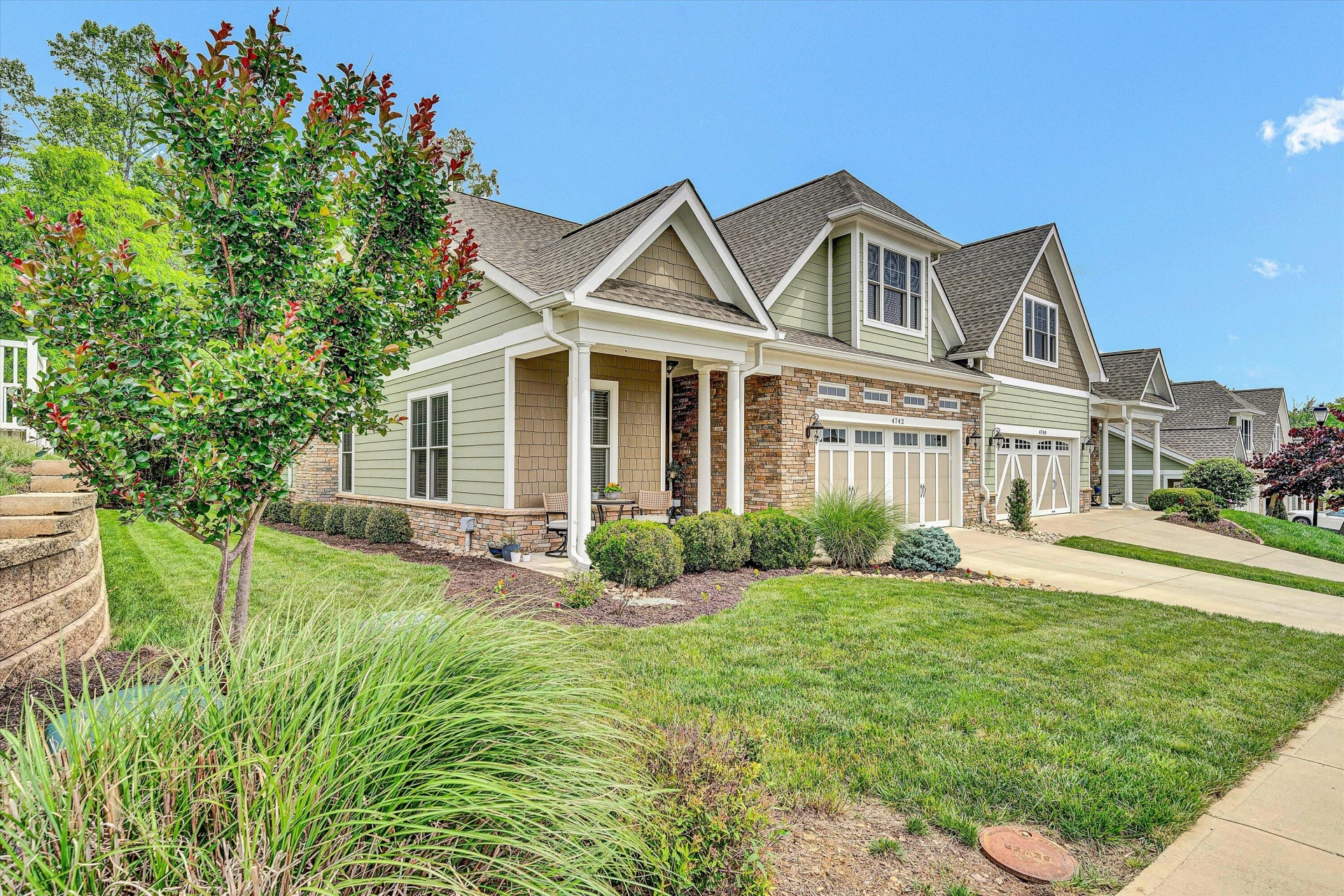 4742 Leigh LN - Photo 2