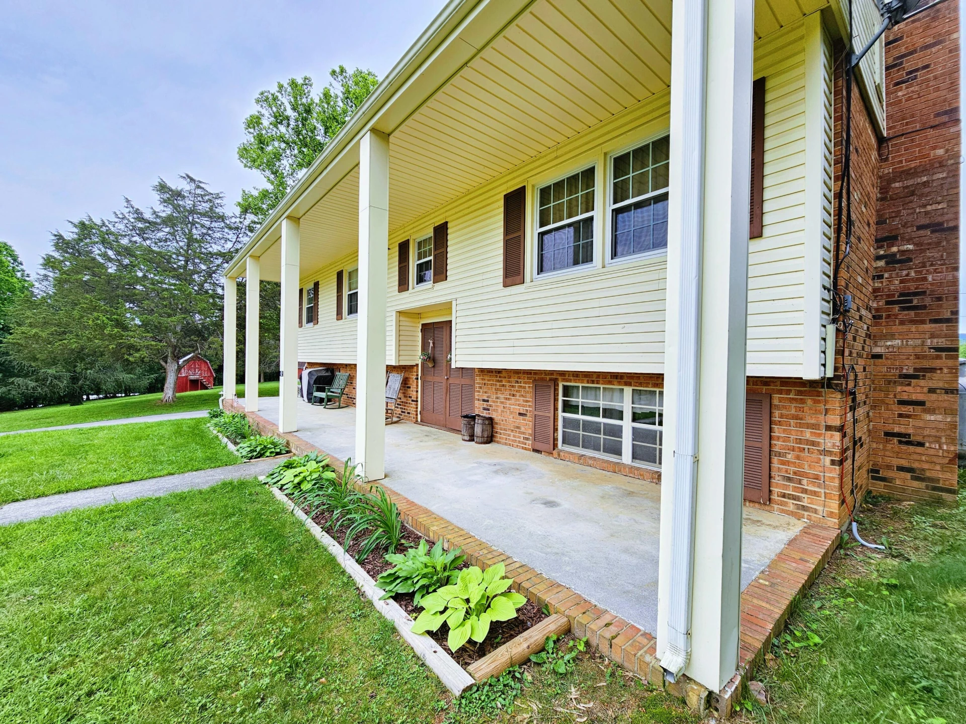 62 Caldwell ST - Photo 3