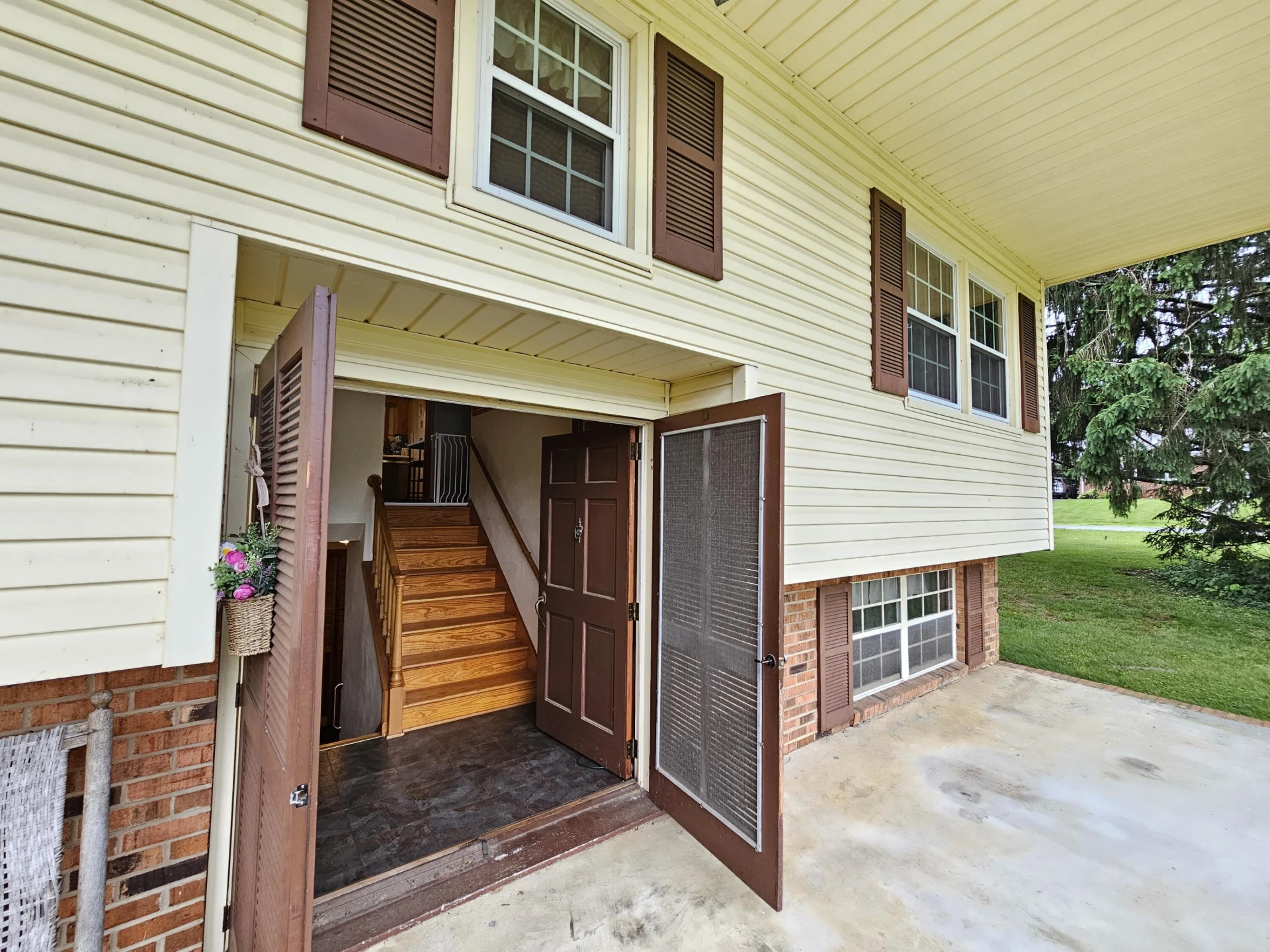 62 Caldwell ST - Photo 4
