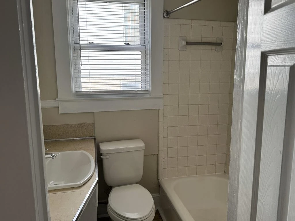 1017 Graves ST - Photo 10