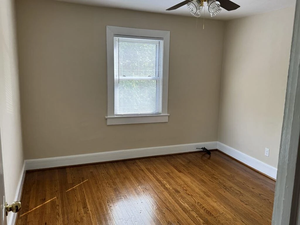1017 Graves ST - Photo 2