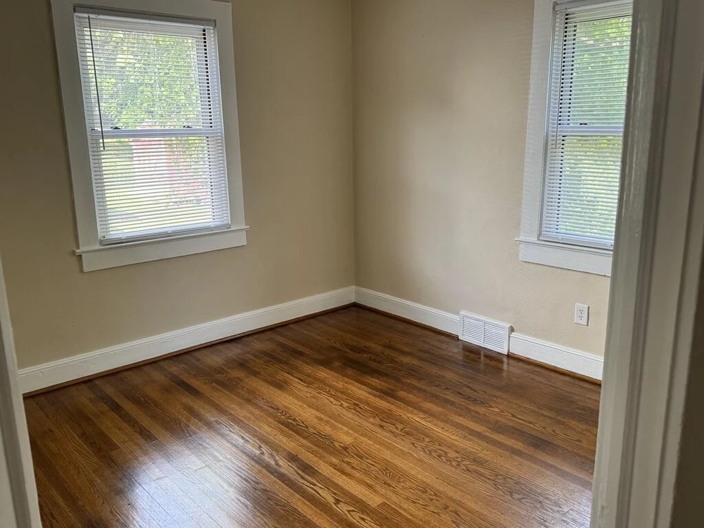 1017 Graves ST - Photo 8