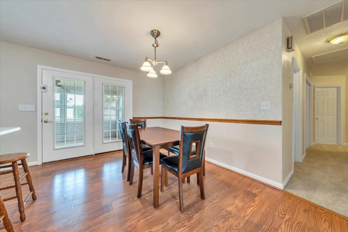 2420 Carlsbad CIR - Photo 10
