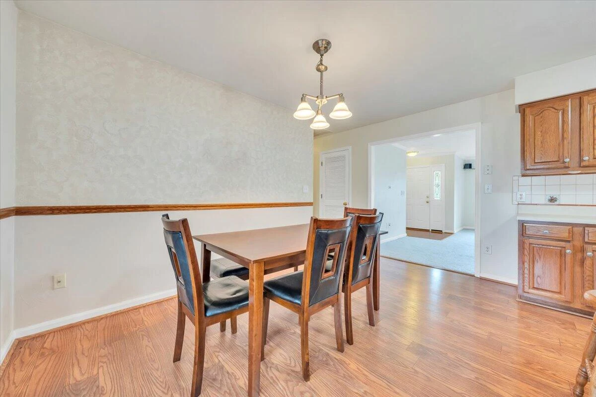 2420 Carlsbad CIR - Photo 11