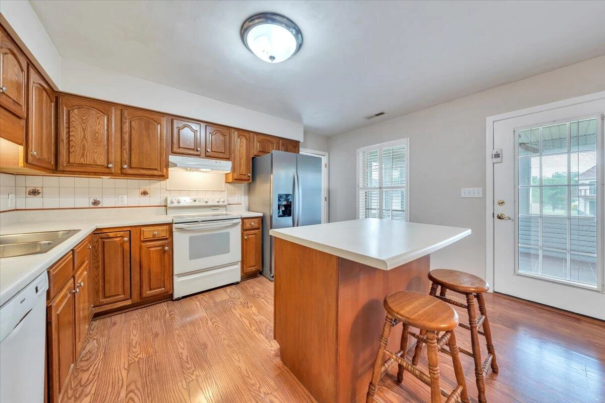 2420 Carlsbad CIR - Photo 13