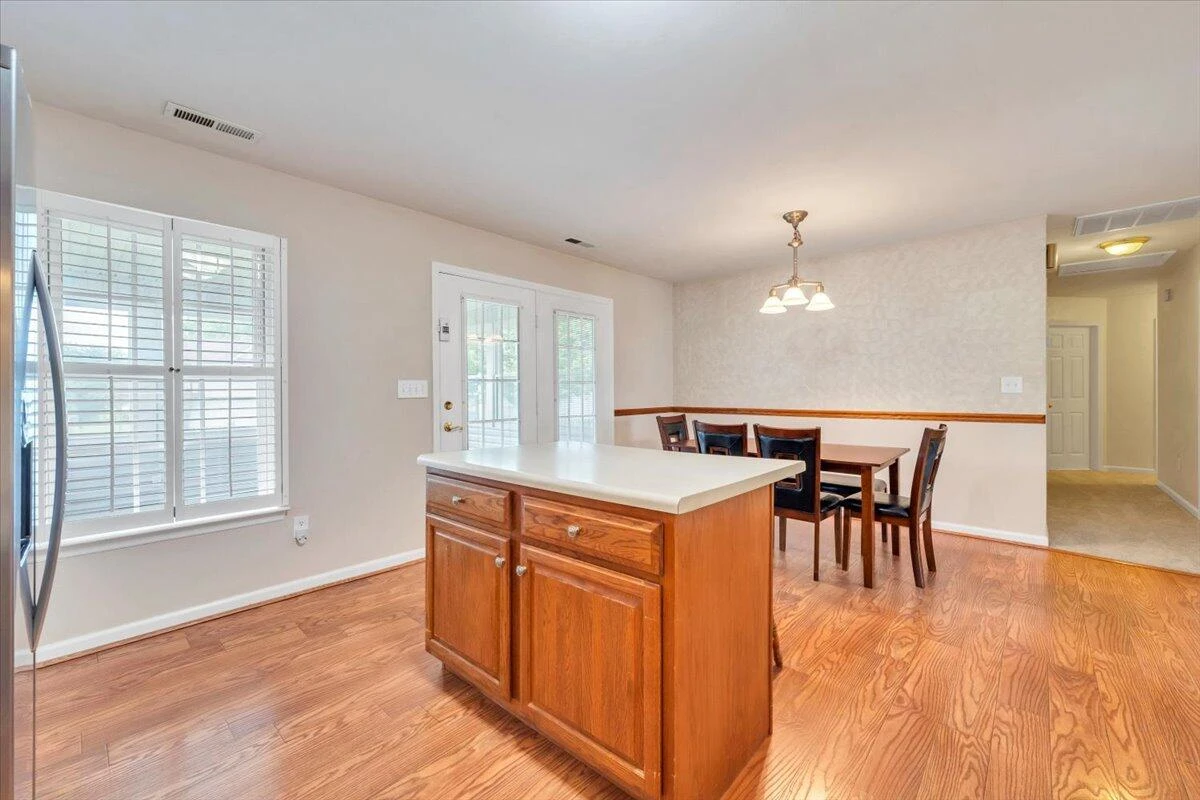 2420 Carlsbad CIR - Photo 14