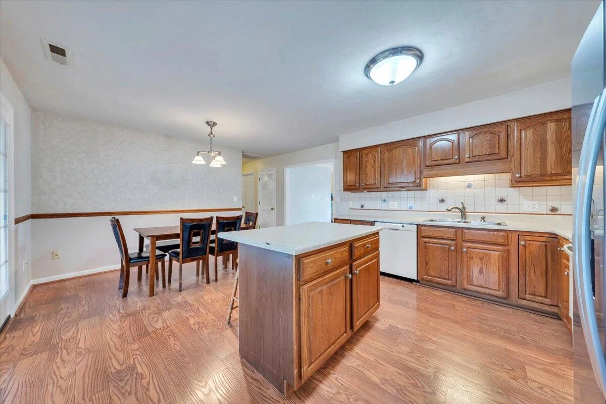 2420 Carlsbad CIR - Photo 15