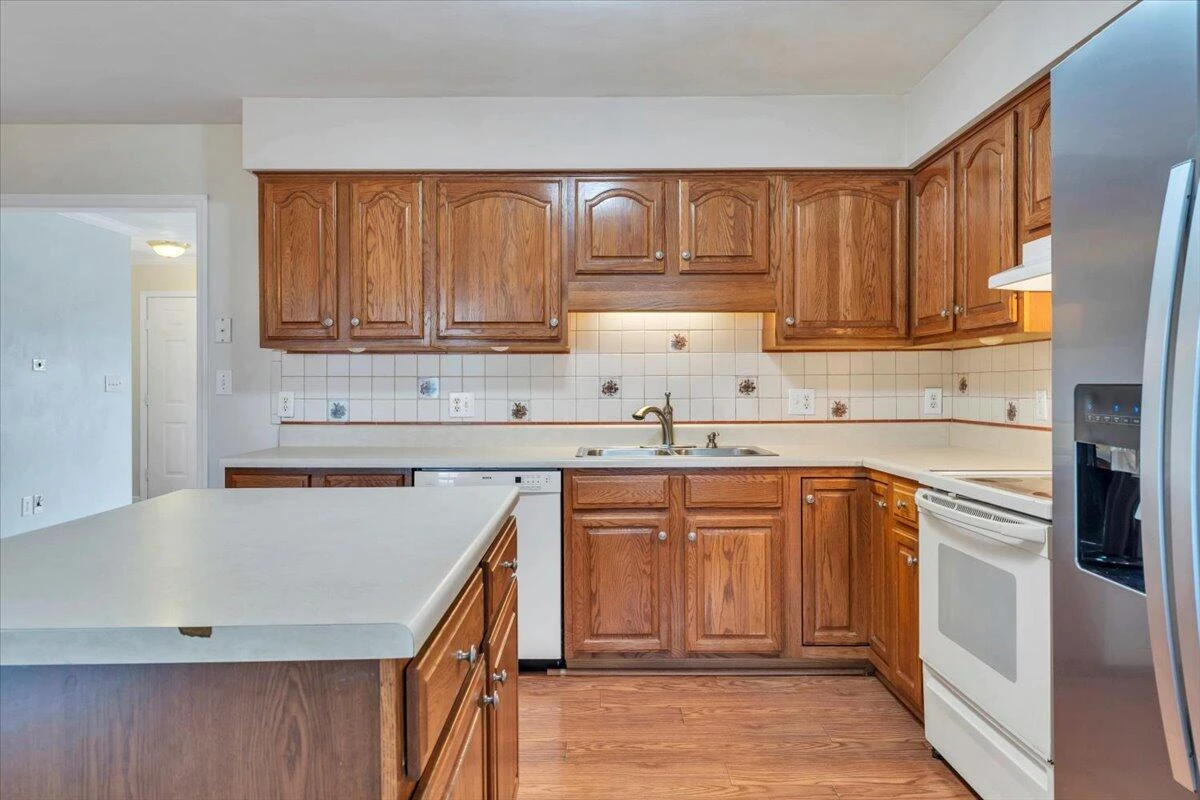 2420 Carlsbad CIR - Photo 16