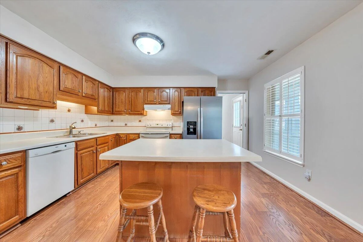 2420 Carlsbad CIR - Photo 17