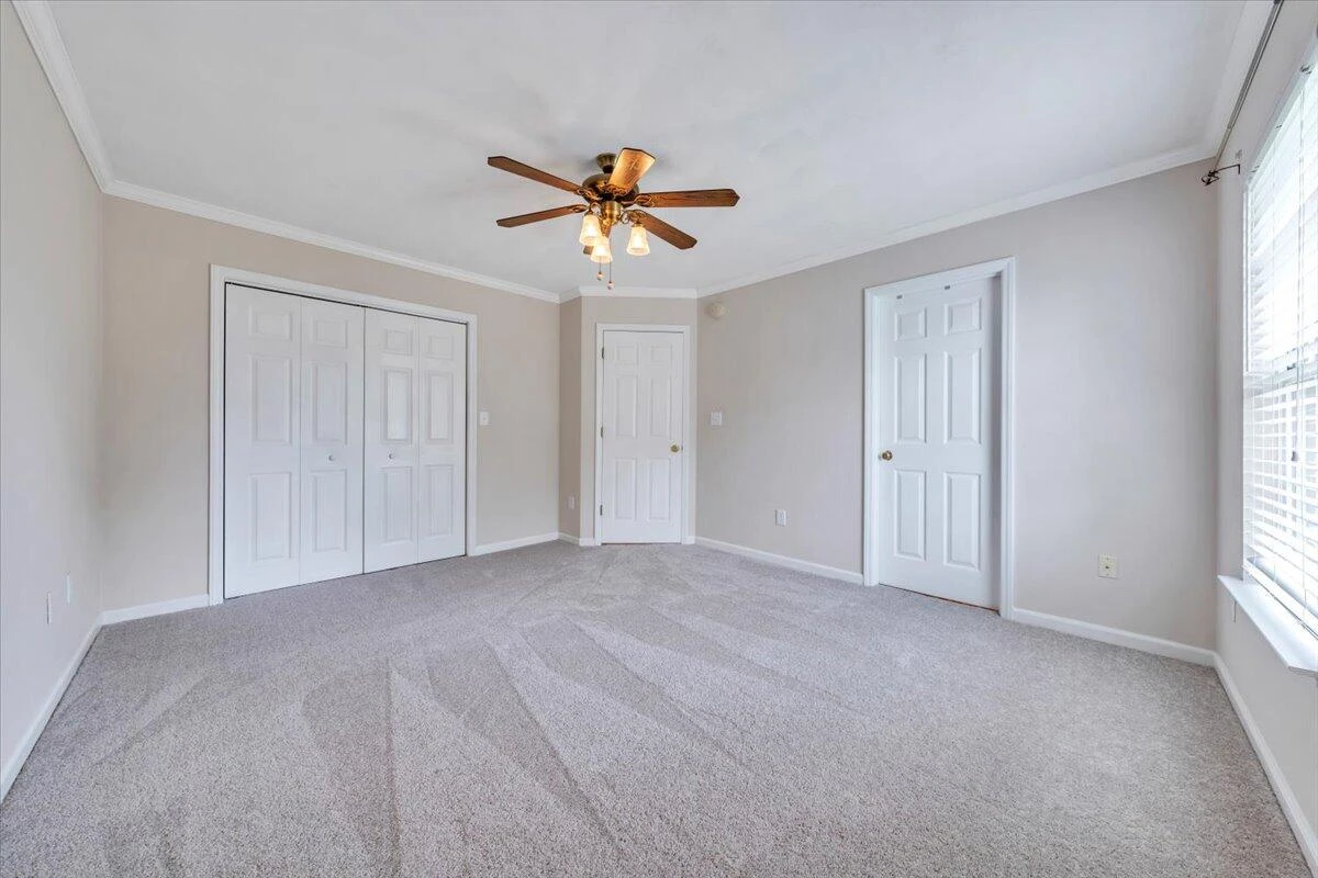 2420 Carlsbad CIR - Photo 22